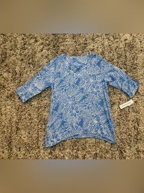 🐳 NWT Blue Ginger Blue Women's Top